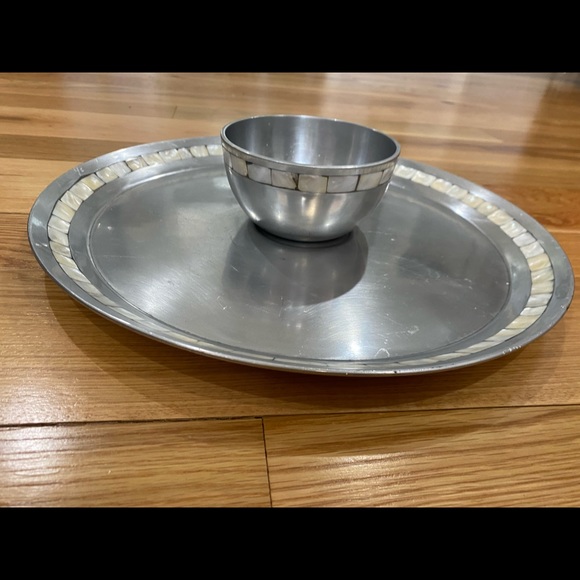 Chip and dip set with mother of pearl inset